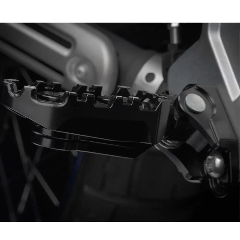 R1300GS Rider Pegs Motorcycle Foot Pegs For BMW R1300GS R 1300 GS 2023 2024 Driver Footrest Rider Foot Pegs R1300GS Foot Pegs
