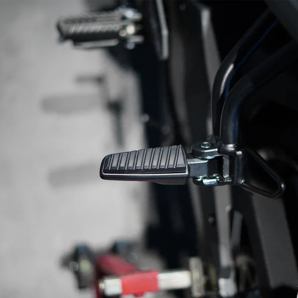 FOR CFMOTO CF250SR/300SR 250SR MY22 Motorcycle Parts Front and Rear Pedals Suitable for CFMOTO 250SR 250SR-MY22