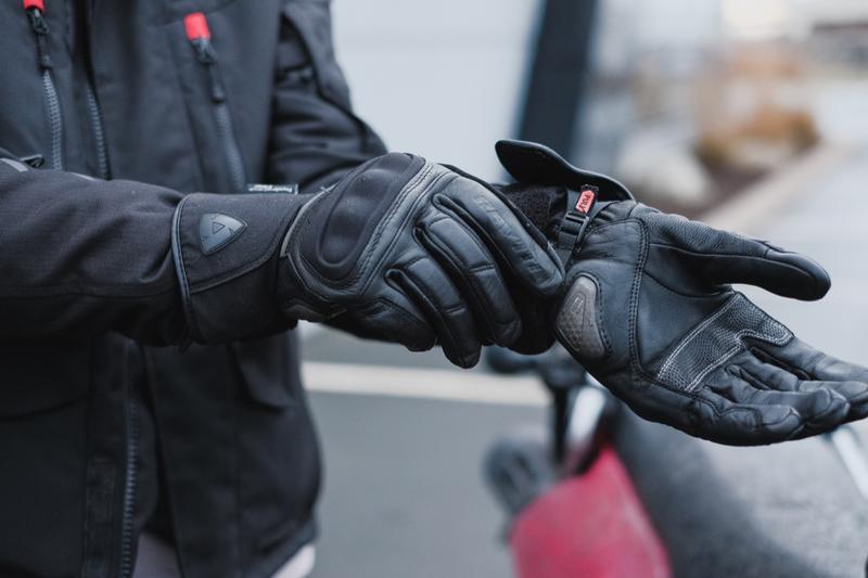 Revit Summit 2 H2O Gloves Winter Waterproof Screen Touch Motorcycle Street Motor Touring