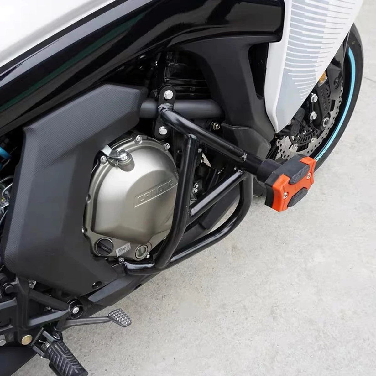Motorcycle Bumper Engine Guard Crash Bars Stunt Cage Protector for CFMOTO 400GT 650GT Black 400 GT 650 GT