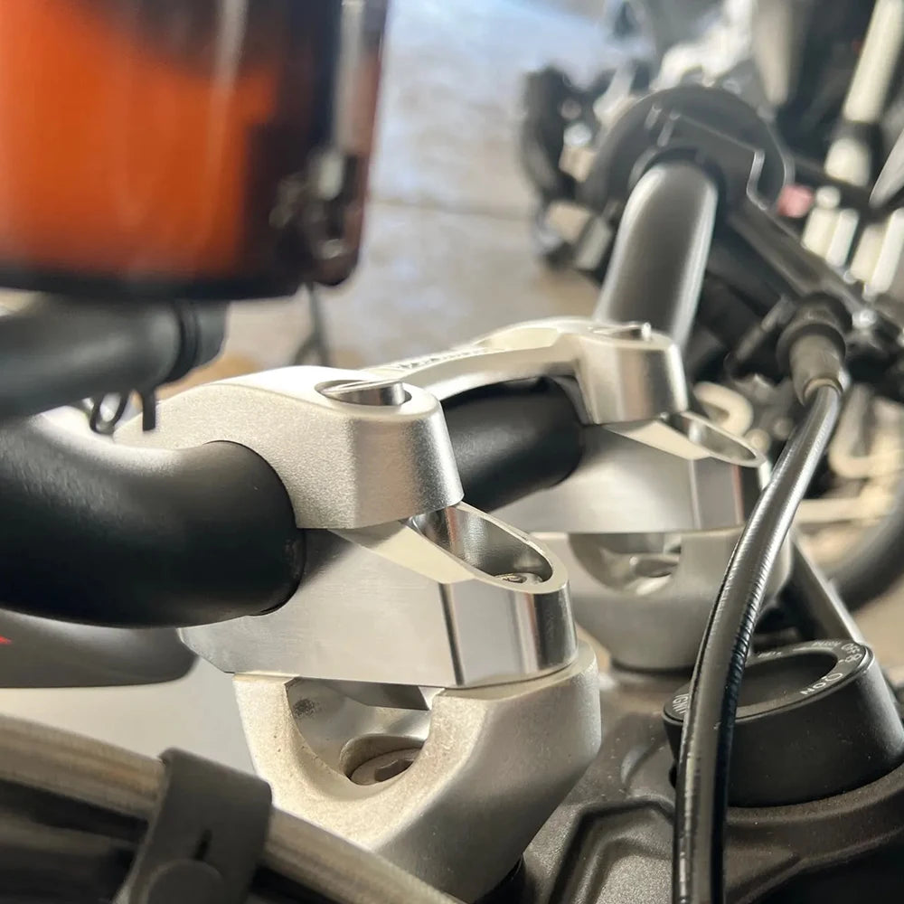 For Suzuki GSX-S1000 GX GSX-8S RMZ450 RMZ250 V-Strom 800 SE/1050 XT/1000 28mm 1 1/8" Handlebar Riser Fat Bar Riser Back Moved Up